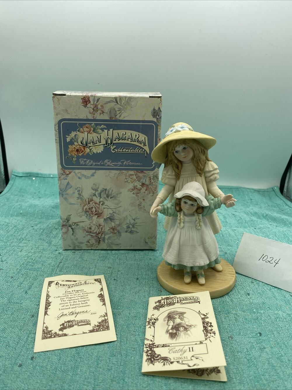 Jan Hagara Collectables S20631 The Georgetown Series "Cathy II" figurine Excelln